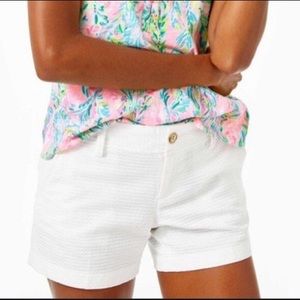 Lilly Pulitzer Callahan Shorts in Resort White, Size 4